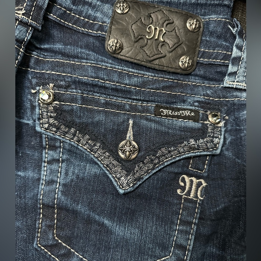 Miss Me Jeweled Embroidered Skinny Jeans JS566OS